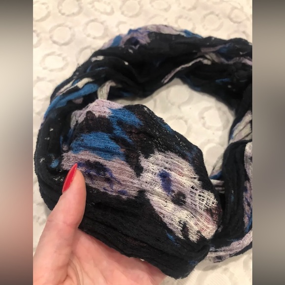 DYNAMITE eternity floral scarf - Picture 2 of 3